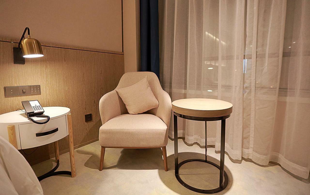 Kyriad Marvelous Hotel Yanbu International Tea City Branch Foshan Exterior photo